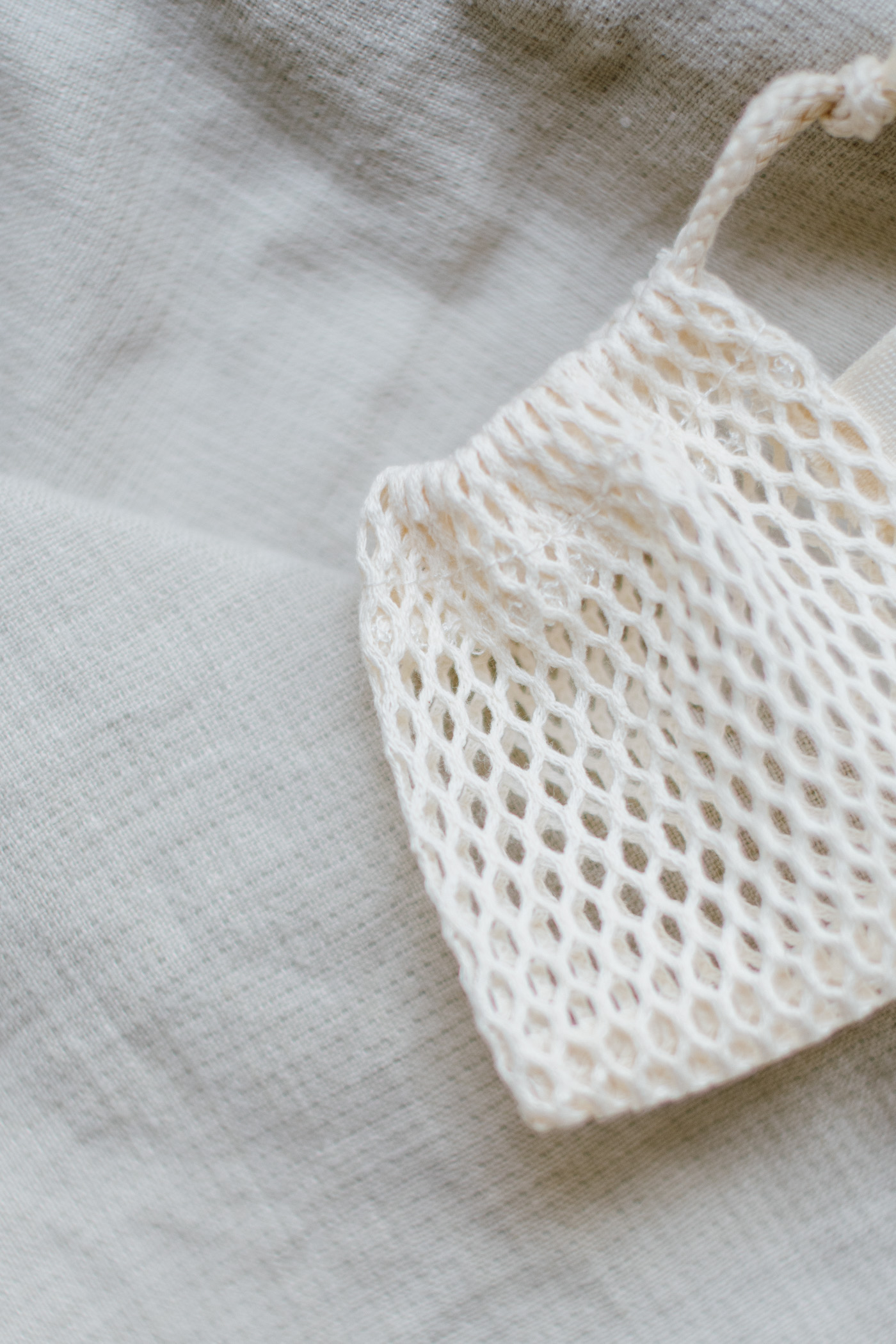 retina salvasapone in cotone biologico per raccogliere i residui di sapone e shampoo solido
