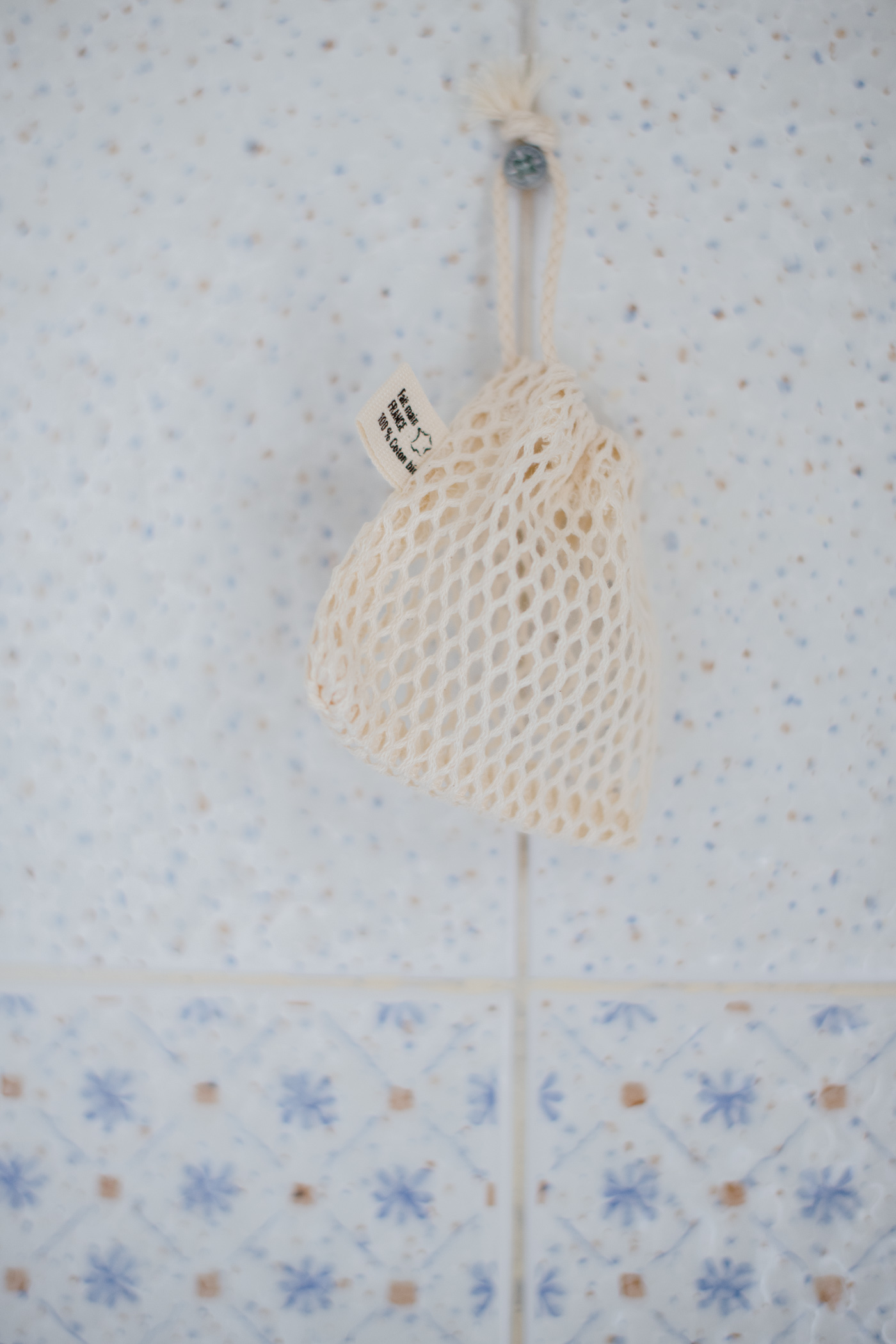 retina salvasapone in cotone biologico per raccogliere i residui di sapone e shampoo solido