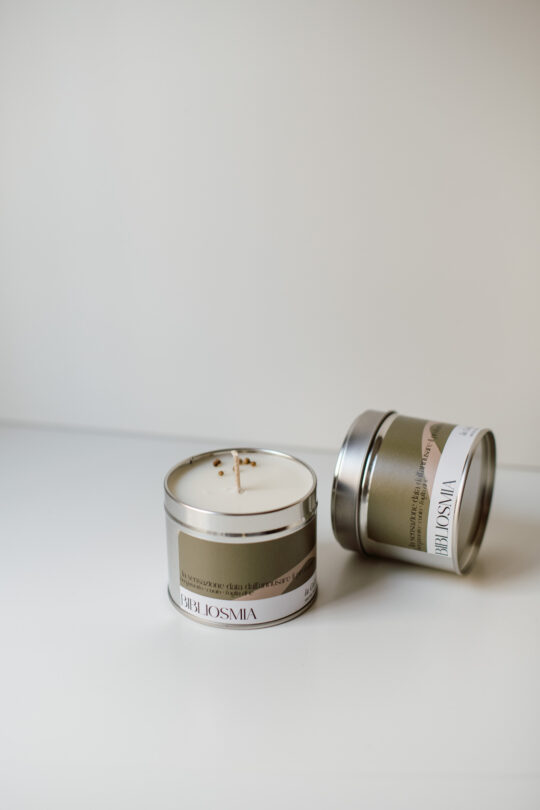 Candela profumata letteraria Bibliosmia, La Calathea, ecologica e naturale regalo per chi ama leggere